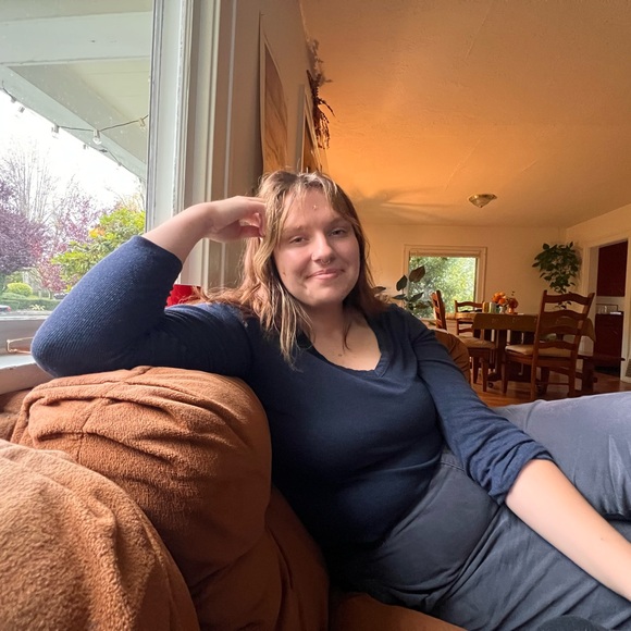 Meet your Posher, Rileigh - Picture 2 of 4